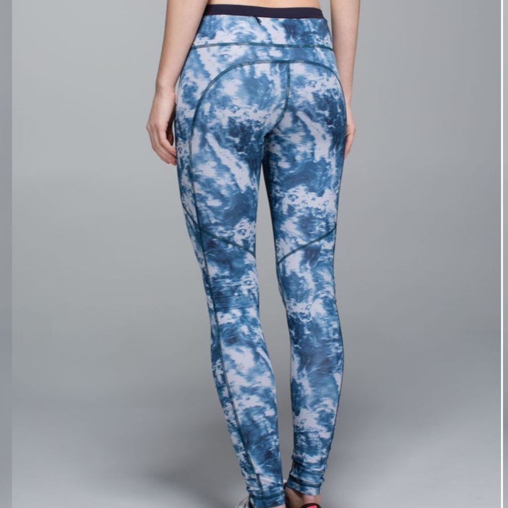 Lululemon Speed Tight III - Sea Side Silver Fox Alberta Lake Naval Blue